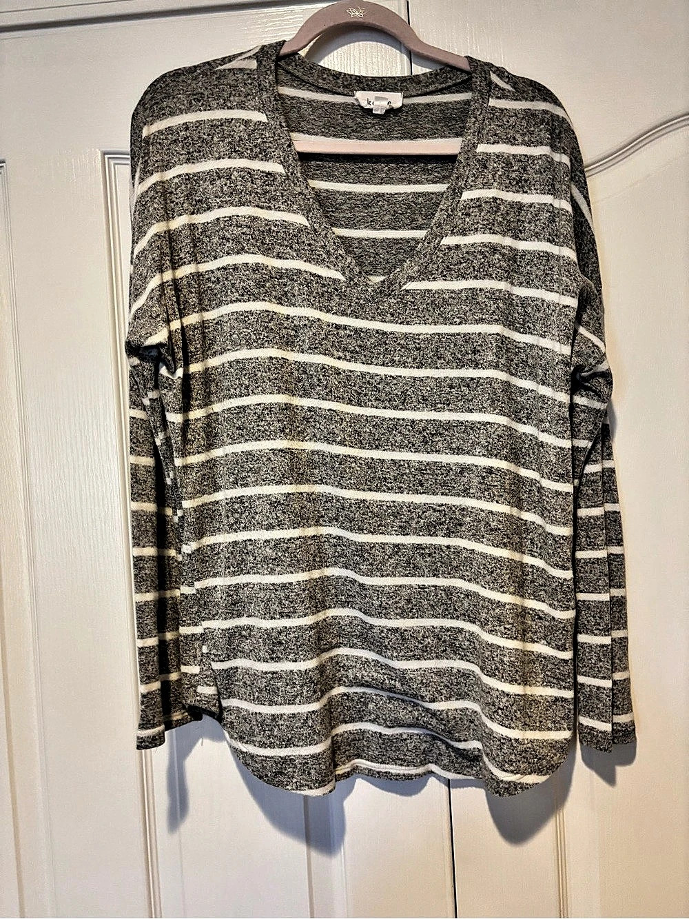 korye Striped Long Sleeve Top in Gray & White Size XL Like New